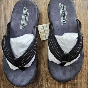 Skechers Relaxed Fit Memory Foam Flip Flops, Size 7, Hard To Find BLACK!